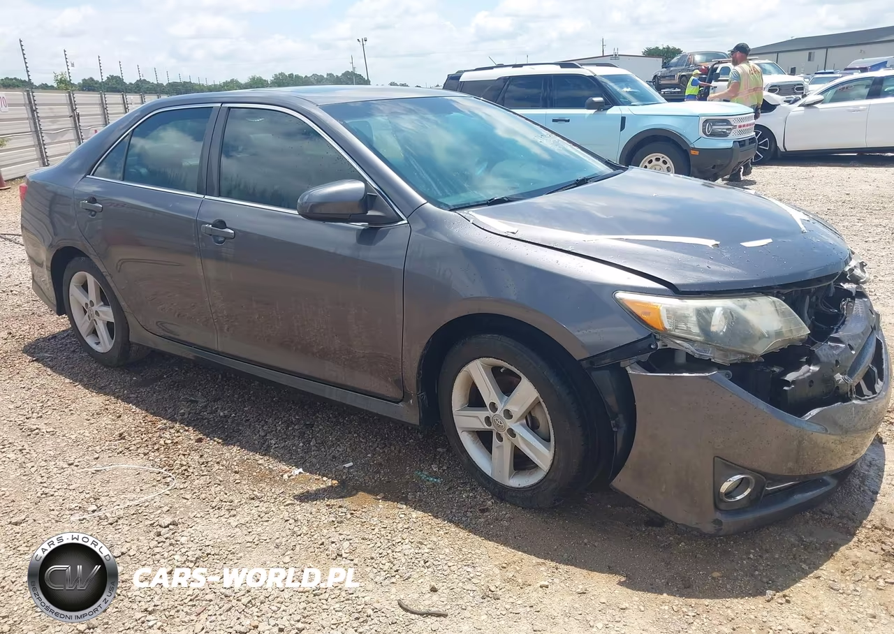 2012 Toyota Camry Se – zdjęcie 1 z 16