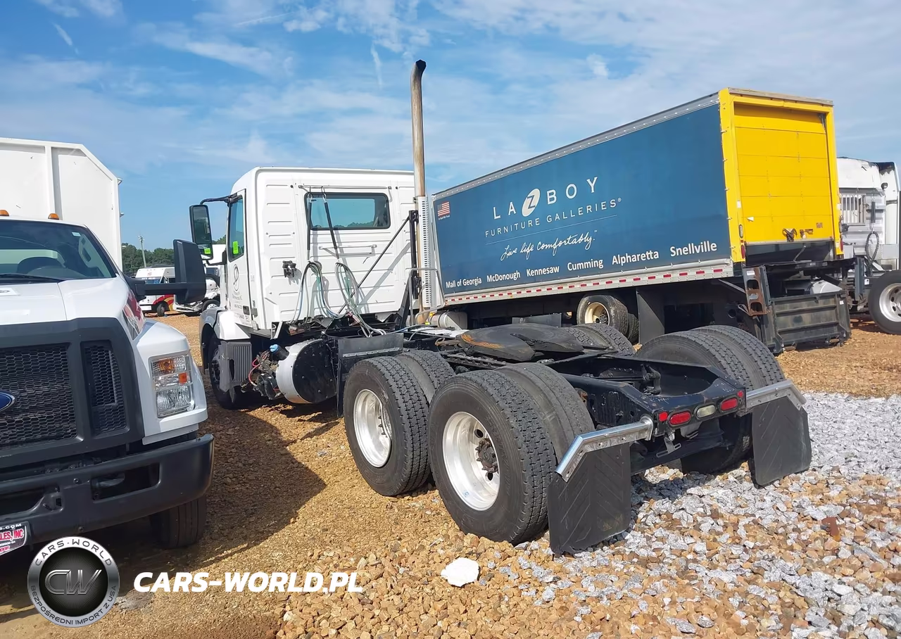 2015 Volvo Vn Vnl VIN:4V4NC9EJ3FN915394 - 3