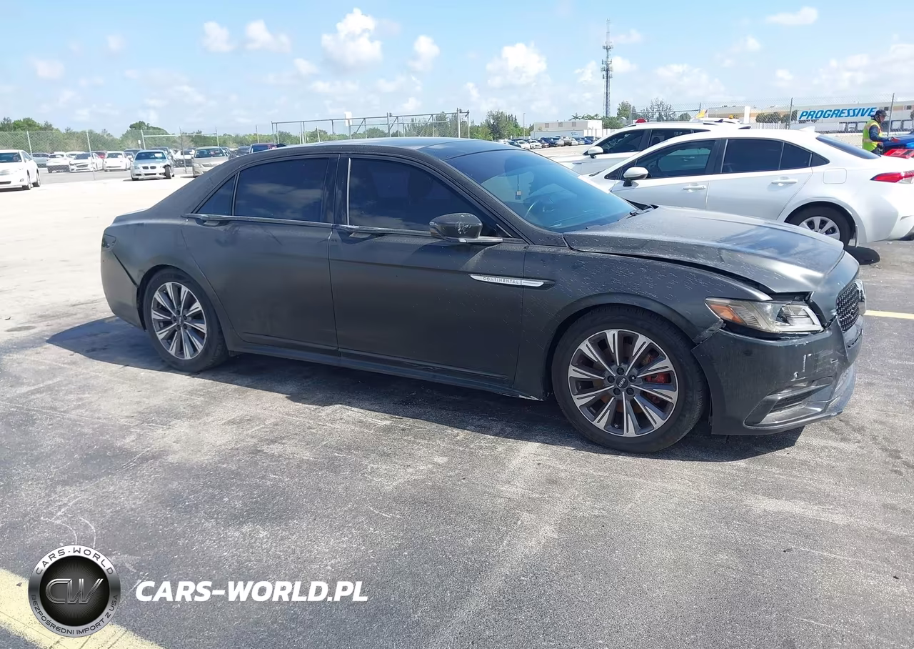 2018 Lincoln Continental Select – zdjęcie 1 z 16