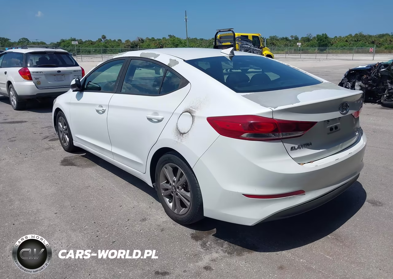 2018 Hyundai Elantra Sel VIN:5NPD84LF4JH269477 - 3