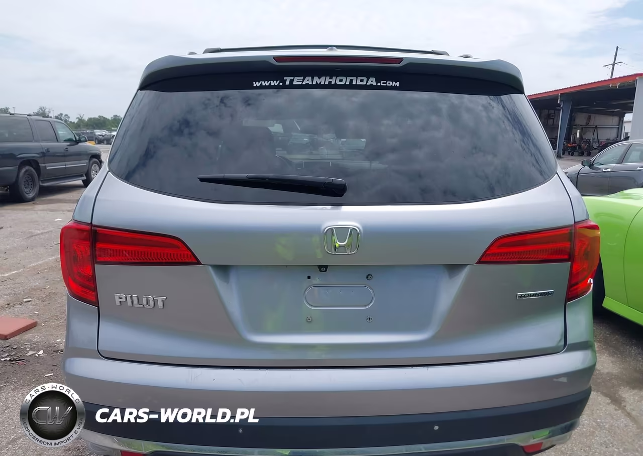 2017 Honda Pilot Touring VIN:5FNYF5H92HB030356 - 16