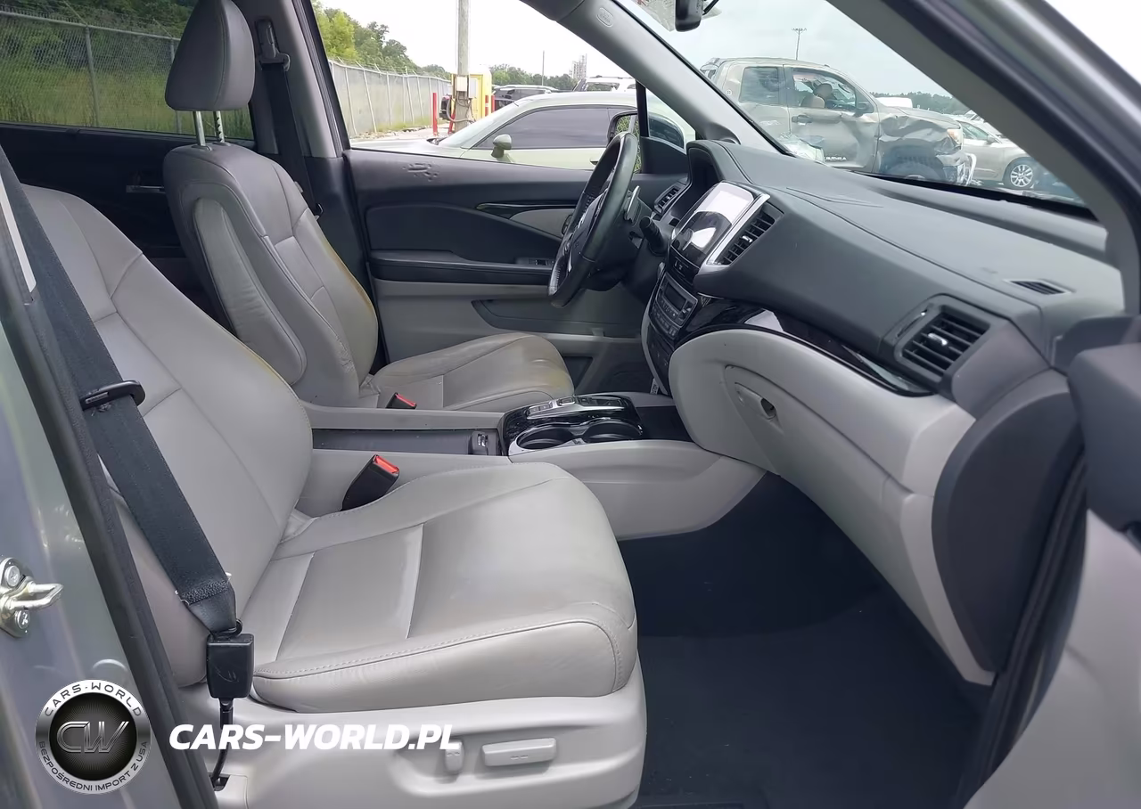 2017 Honda Pilot Touring VIN:5FNYF5H92HB030356 - 5
