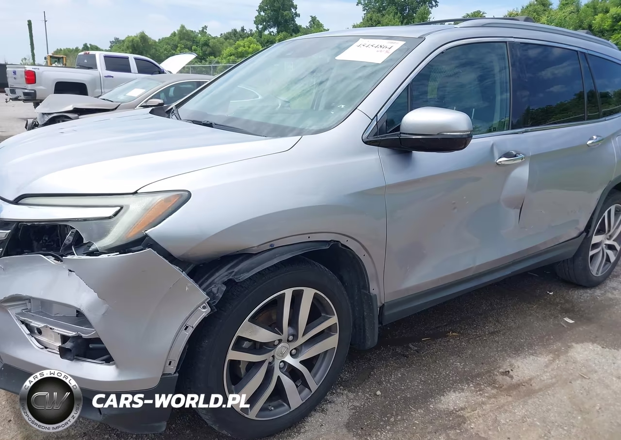 2017 Honda Pilot Touring VIN:5FNYF5H92HB030356 - 6
