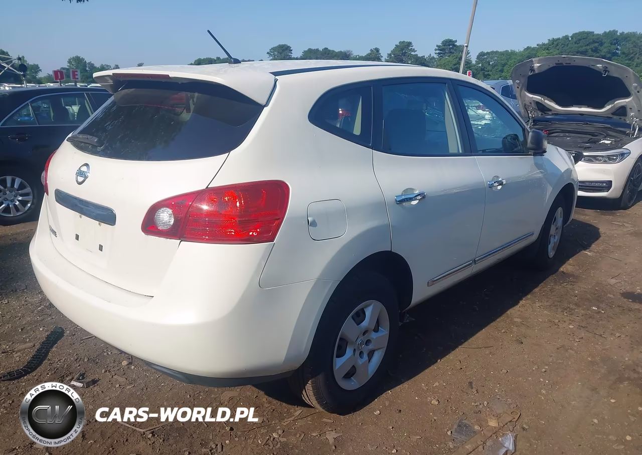 2013 Nissan Rogue S VIN:JN8AS5MT5DW545506 - 4