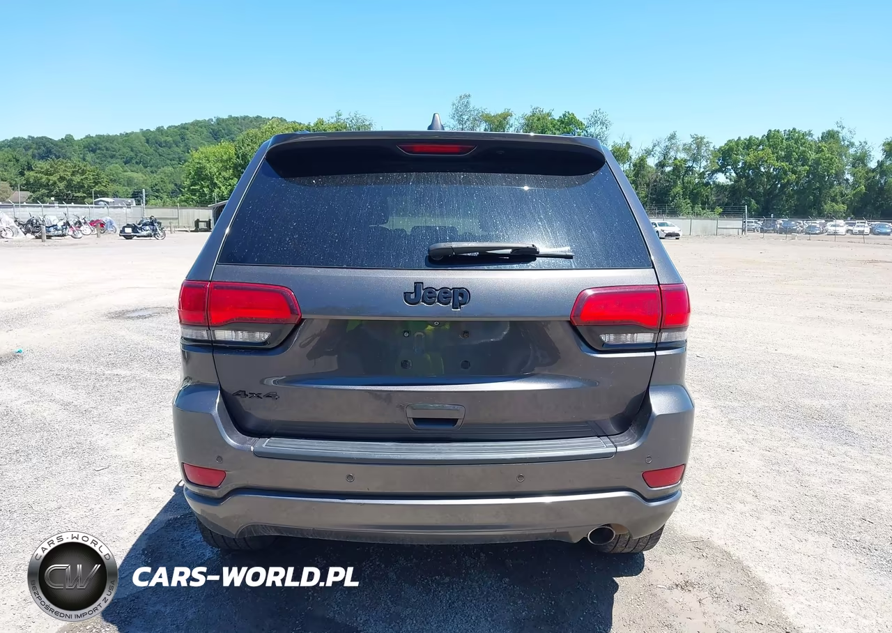 2018 Jeep Grand Cherokee Altitude 4X4 VIN:1C4RJFAG5JC375109 - 16