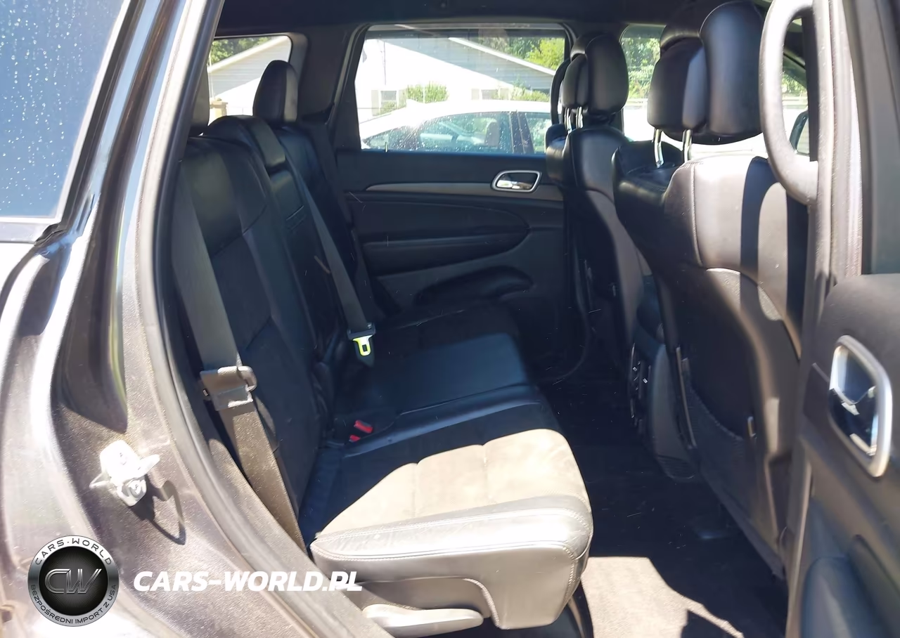 2018 Jeep Grand Cherokee Altitude 4X4 VIN:1C4RJFAG5JC375109 - 8