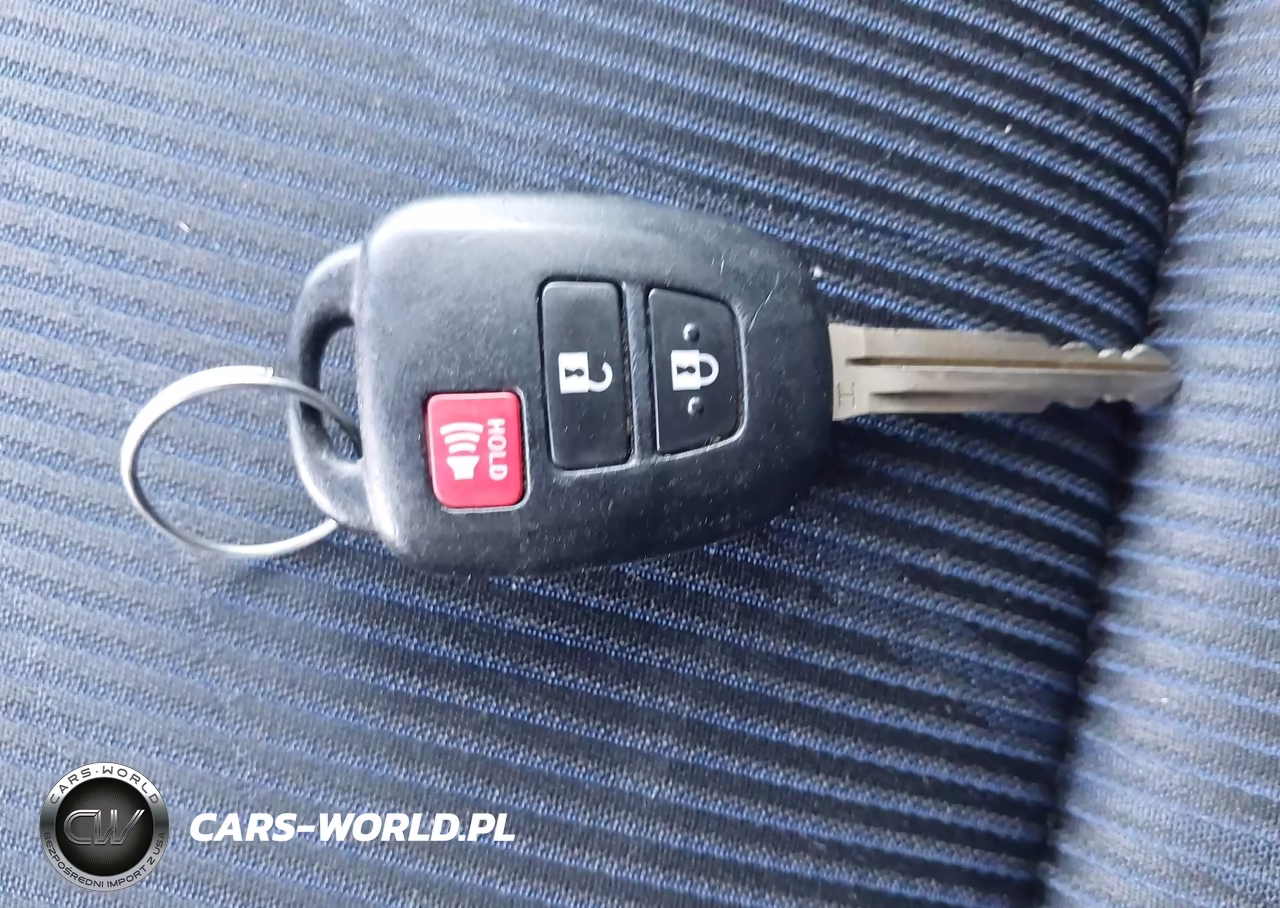 2016 Toyota Prius C Two VIN:JTDKDTB39G1139425 - 11