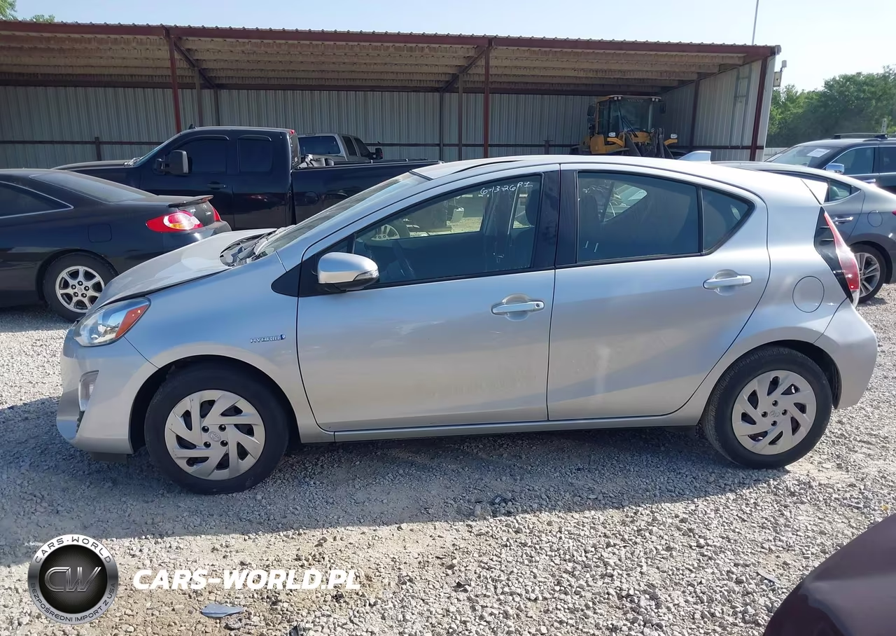 2016 Toyota Prius C Two VIN:JTDKDTB39G1139425 - 14