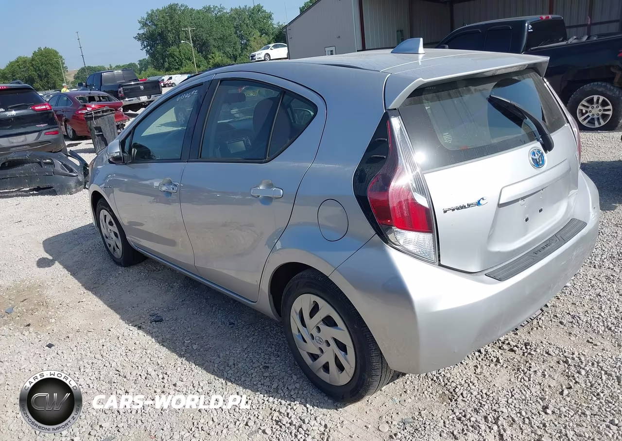2016 Toyota Prius C Two VIN:JTDKDTB39G1139425 - 3