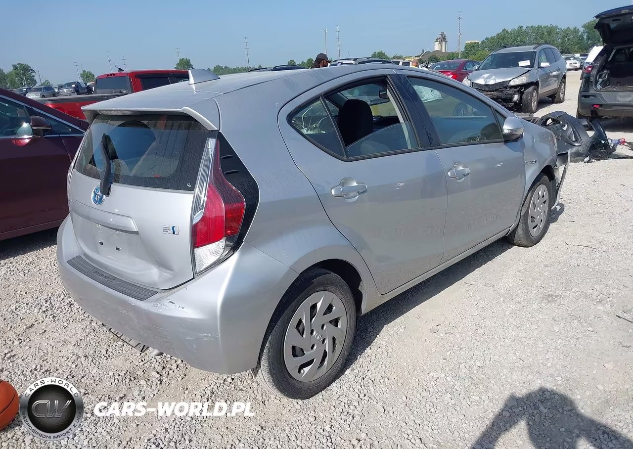 2016 Toyota Prius C Two VIN:JTDKDTB39G1139425 - 4