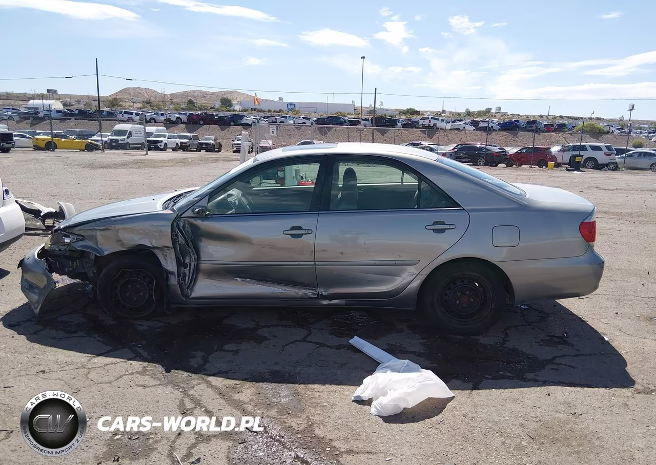 TOYOTA CAMRY VIN:4T1BE32K65U637609 - 13