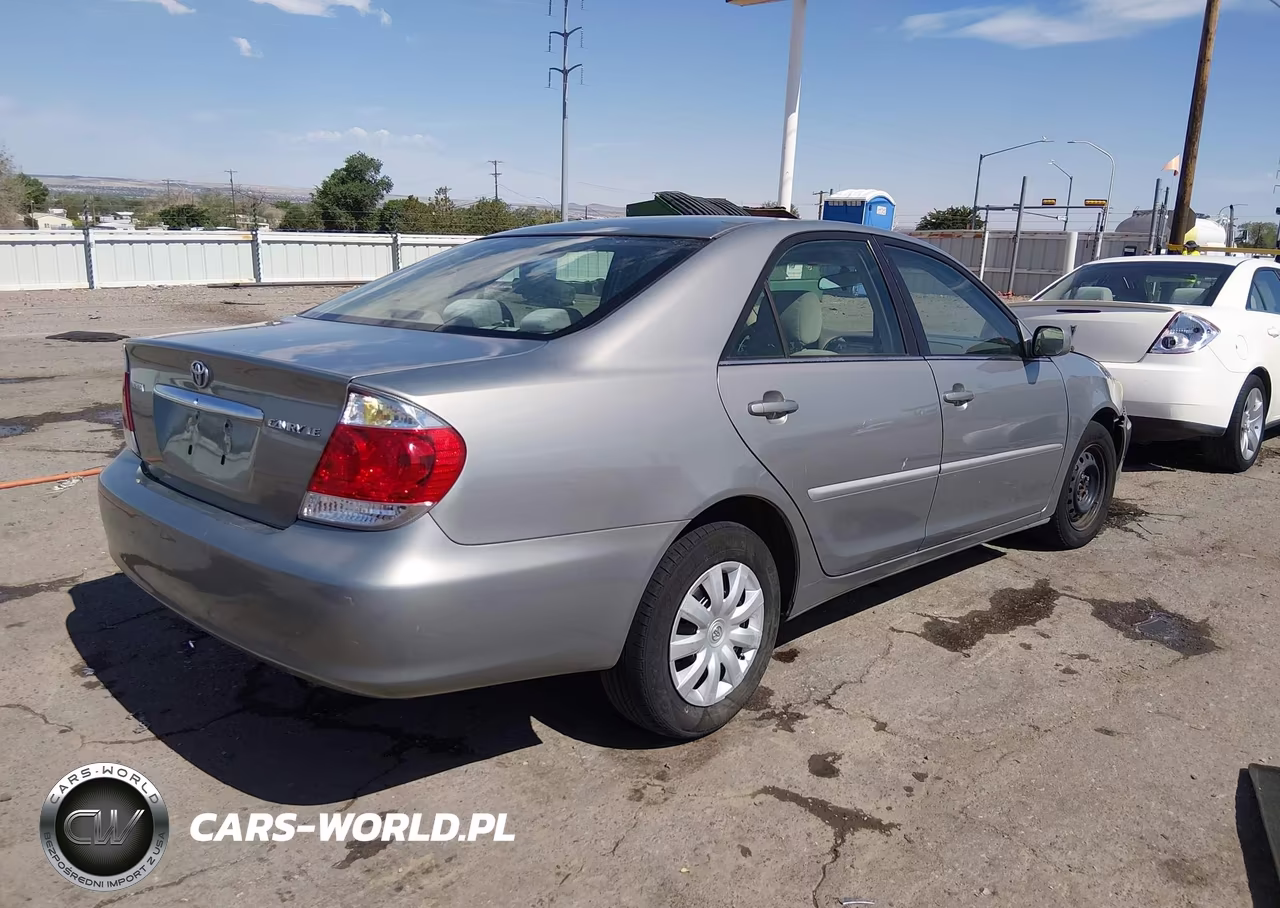 TOYOTA CAMRY VIN:4T1BE32K65U637609 - 4