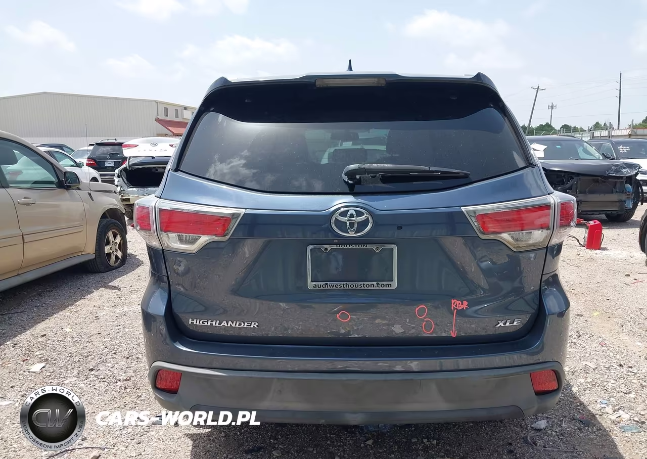 2015 Toyota Highlander Xle V6 VIN:5TDKKRFH4FS058123 - 17