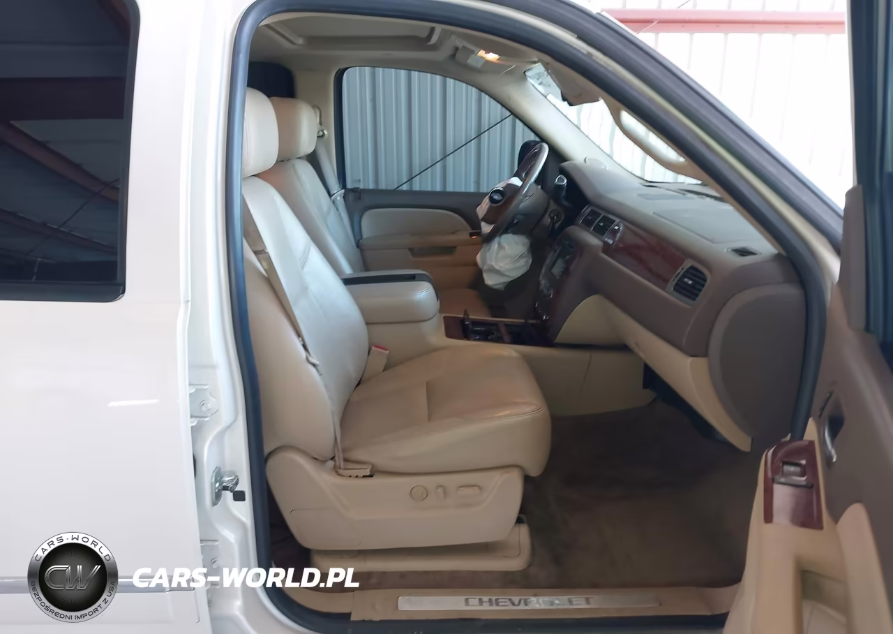2010 Chevrolet Tahoe Ltz VIN:1GNUCCE08AR196793 - 5