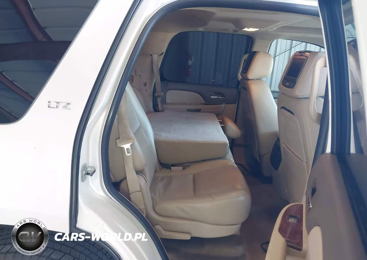 2010 Chevrolet Tahoe Ltz VIN:1GNUCCE08AR196793 - 8
