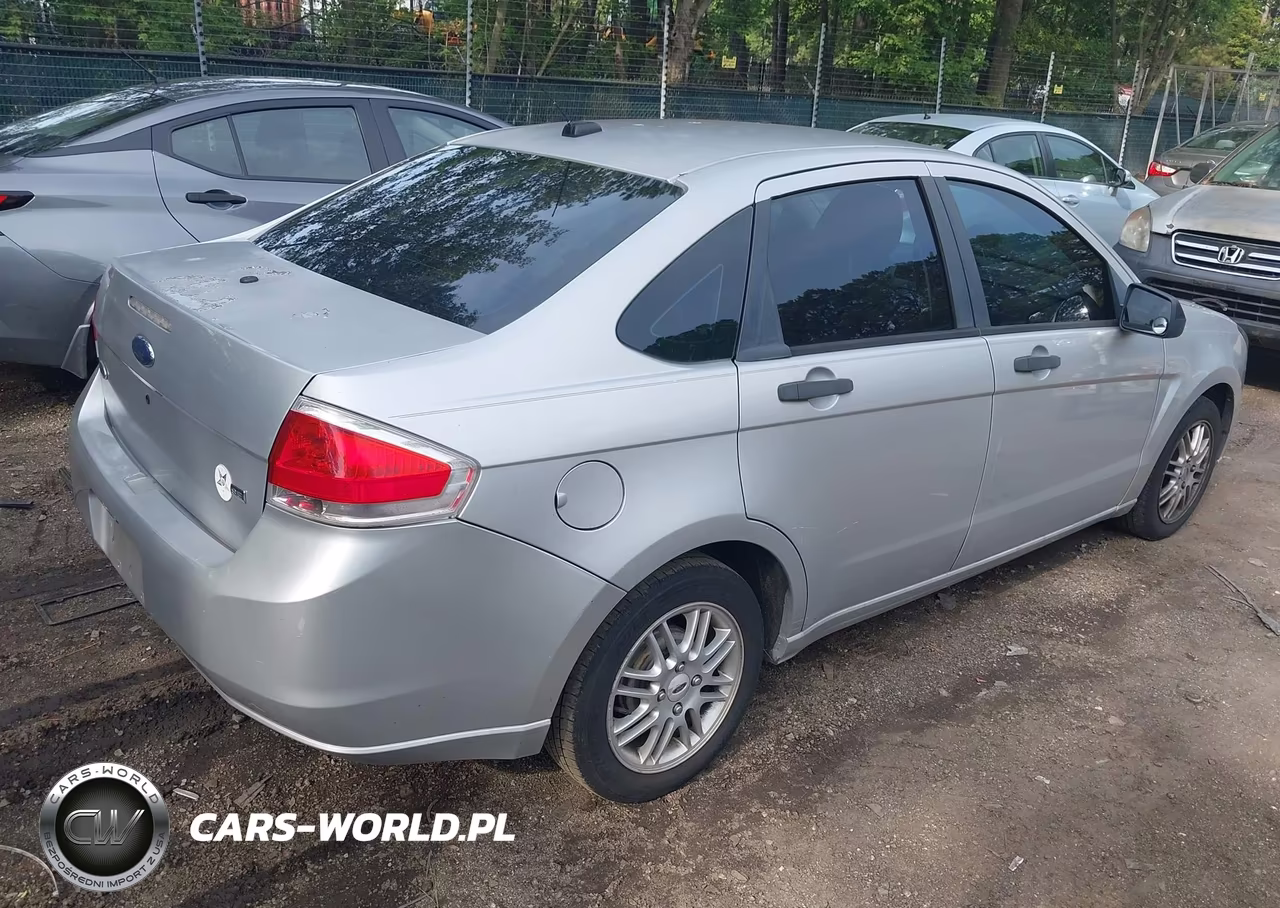2009 Ford Focus Se VIN:1FAHP35N39W110285 - 4