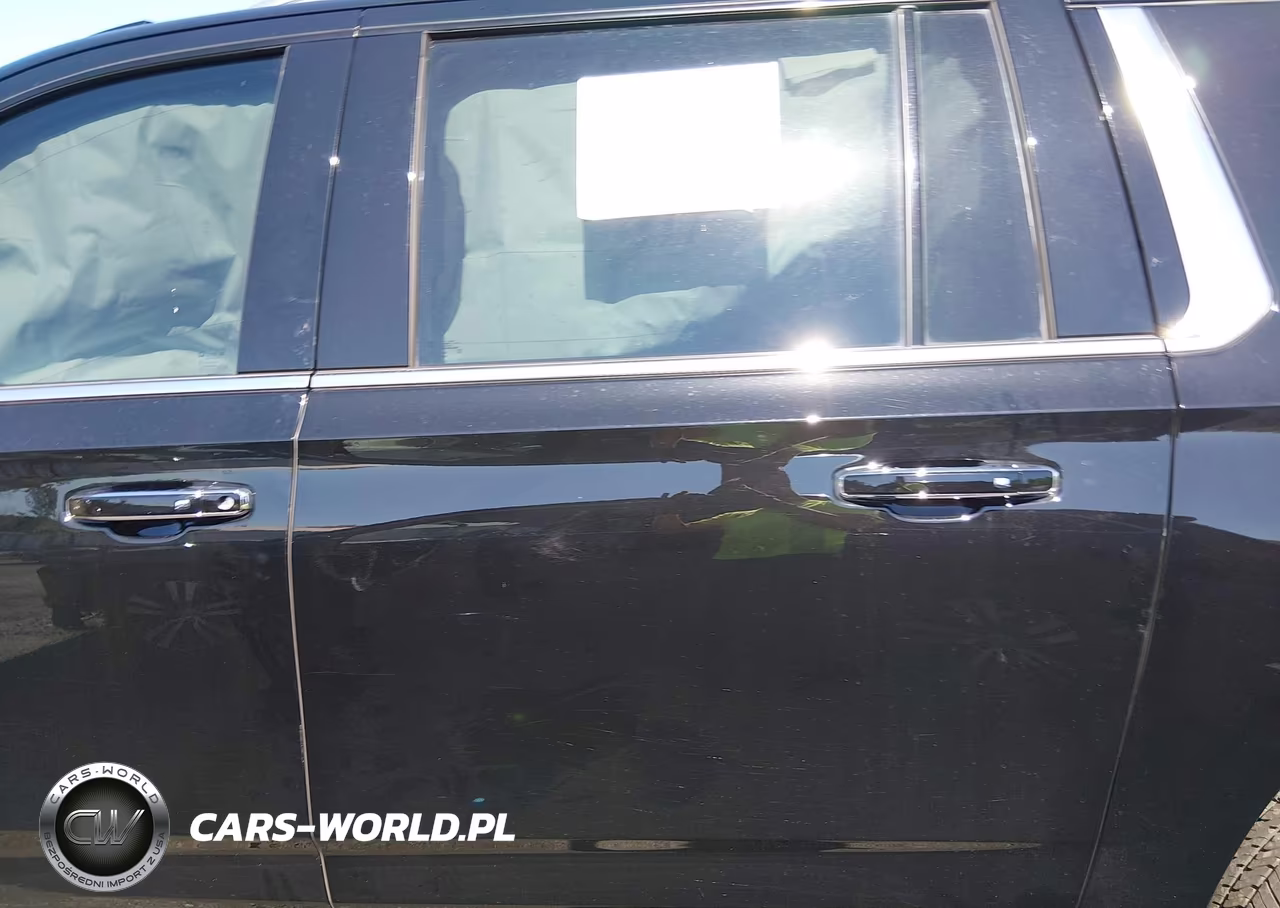2025 Chevrolet Suburban 4Wd Premier VIN:1GNS6FRD7SR392450 - 14