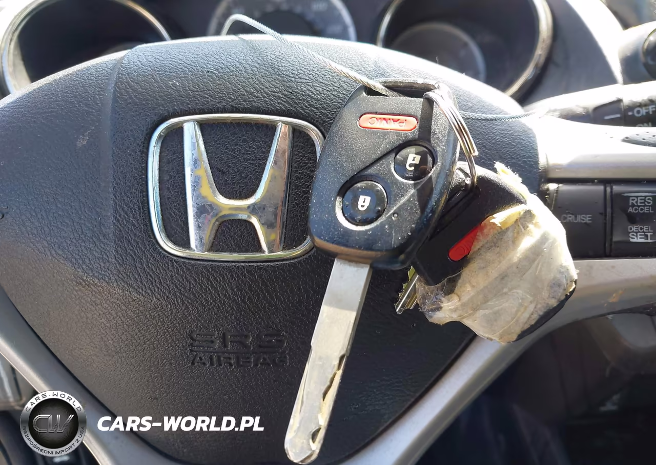 2013 Honda Fit Sport VIN:JHMGE8G50DC033552 - 11