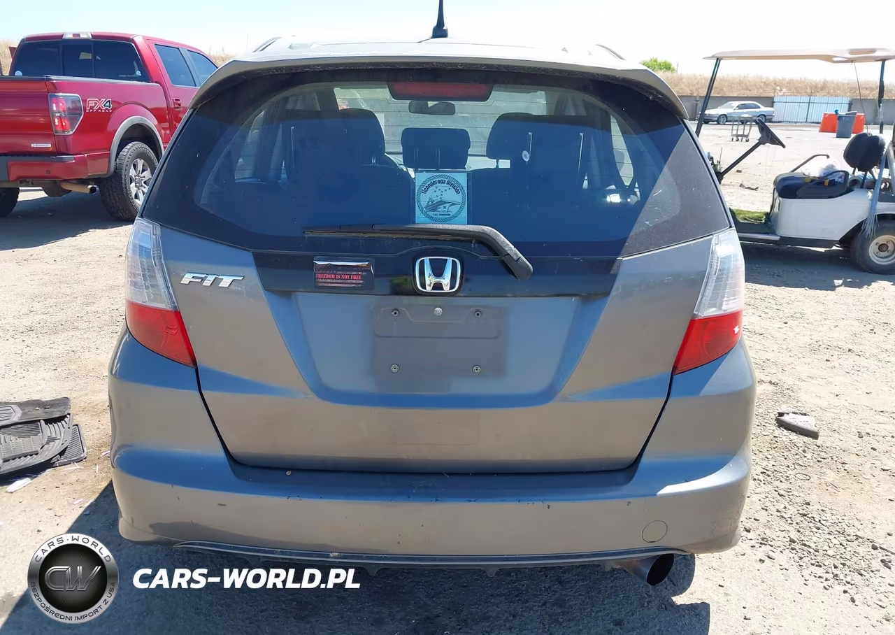 2013 Honda Fit Sport VIN:JHMGE8G50DC033552 - 16