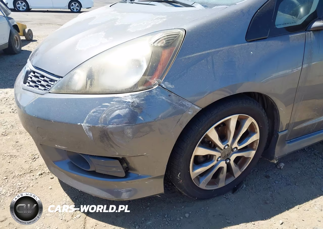 2013 Honda Fit Sport VIN:JHMGE8G50DC033552 - 6