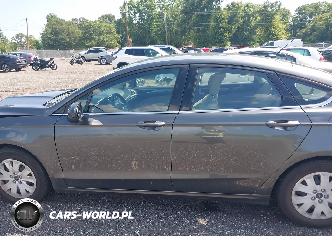 2019 Ford Fusion S VIN:3FA6P0G72KR146532 - 14