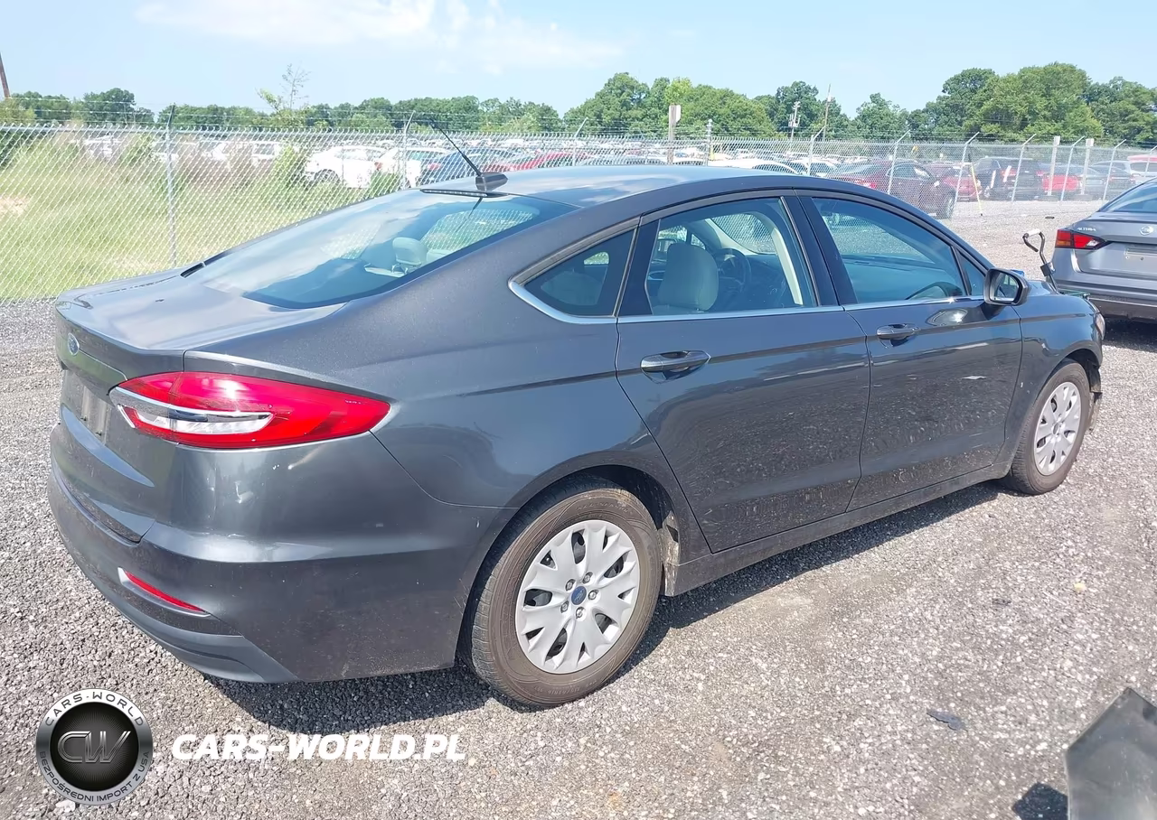2019 Ford Fusion S VIN:3FA6P0G72KR146532 - 4