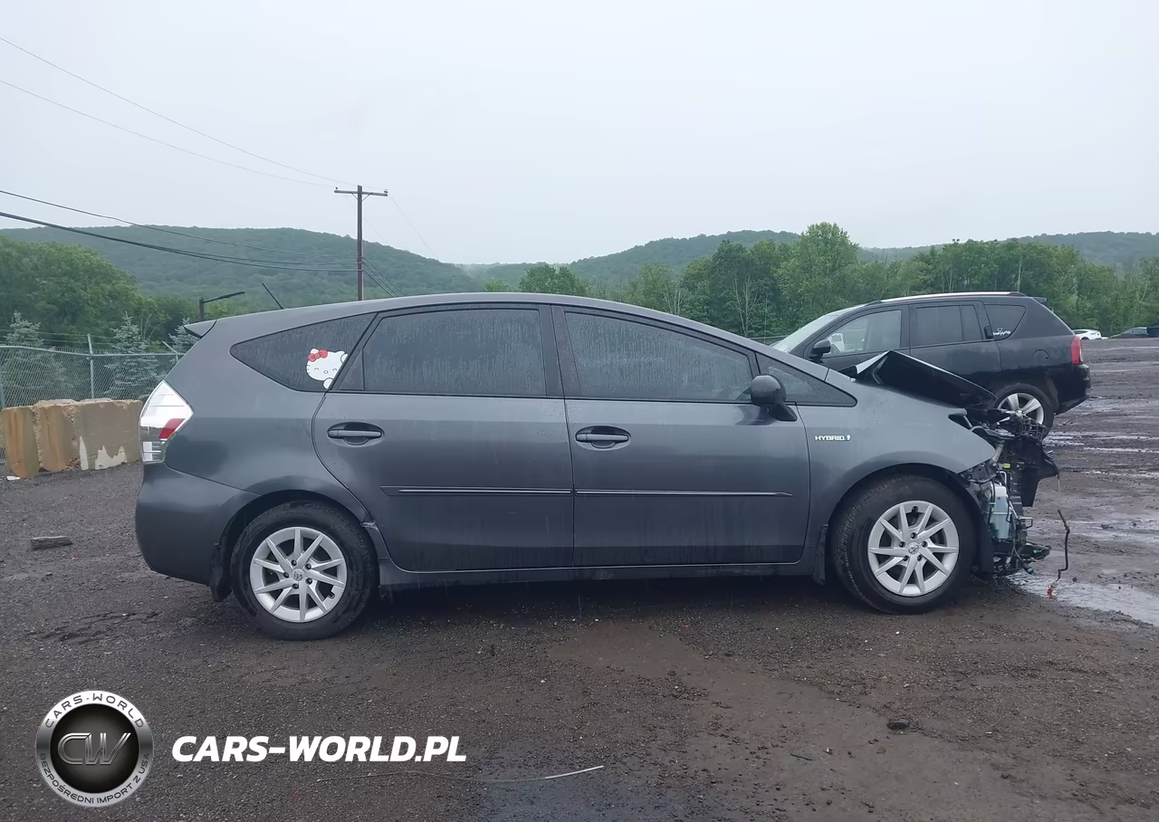 2013 Toyota Prius V Two VIN:JTDZN3EU0D3207689 - 14
