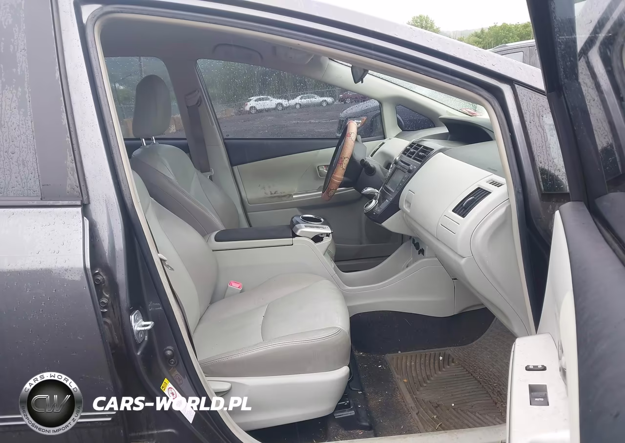 2013 Toyota Prius V Two VIN:JTDZN3EU0D3207689 - 5