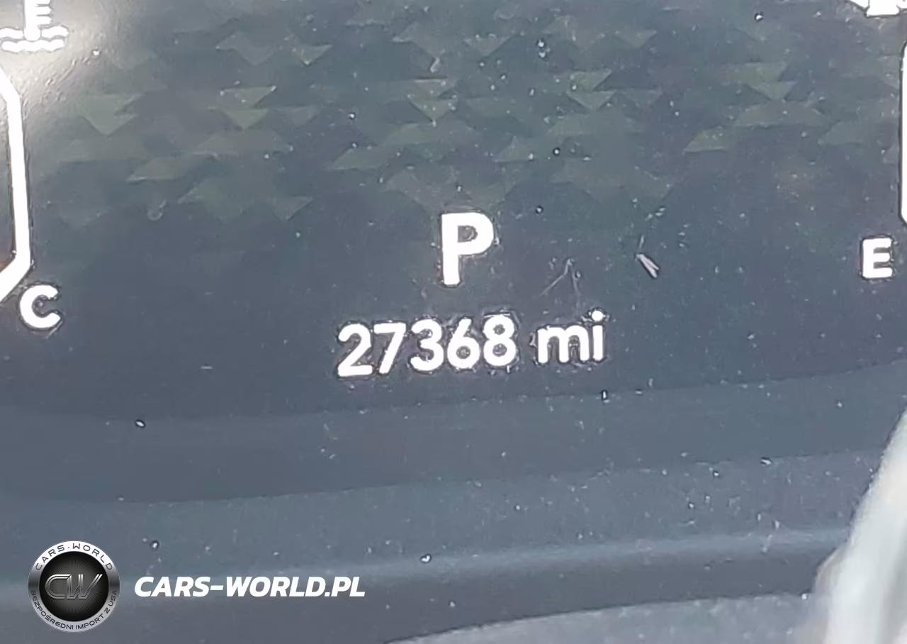 2018 Jeep Wrangler Unlimited Sahara 4X4 VIN:1C4HJXEN8JW261338 - 16