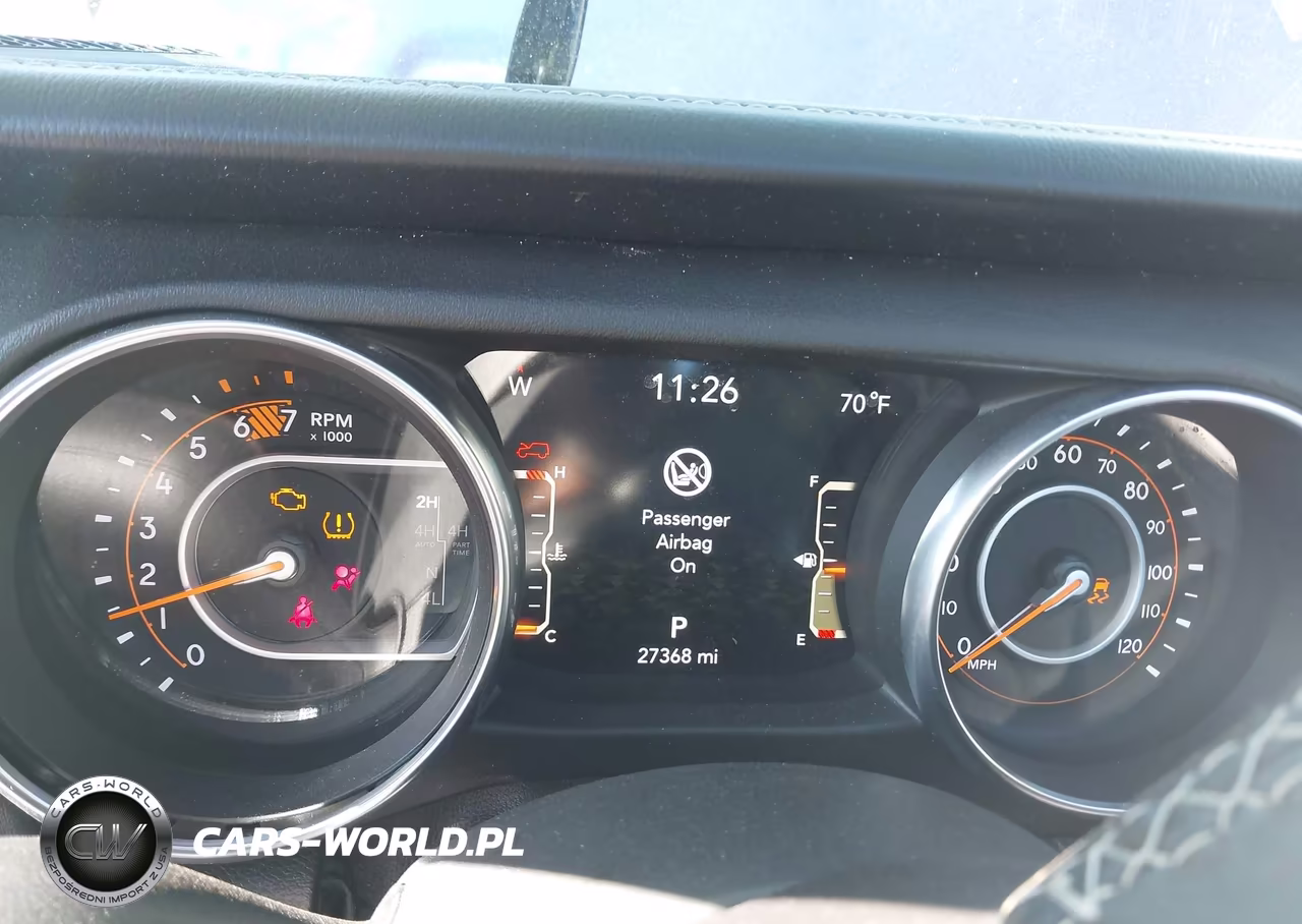 2018 Jeep Wrangler Unlimited Sahara 4X4 VIN:1C4HJXEN8JW261338 - 7