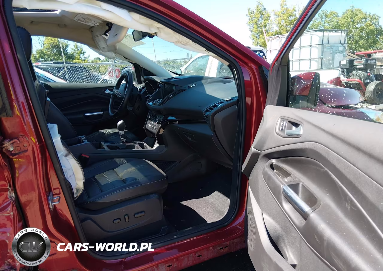 2017 Ford Escape Titanium VIN:1FMCU9J98HUA49479 - 5