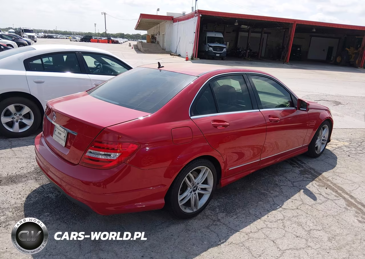 2013 Mercedes-Benz C 250 Sport VIN:WDDGF4HB2DR244587 - 4