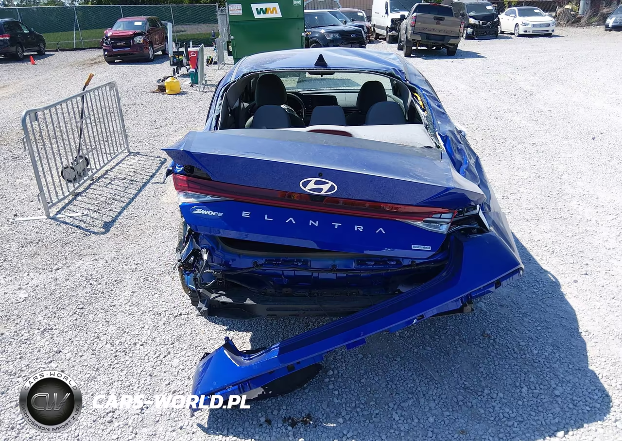 2026 Hyundai Elantra Hybrid Blue VIN:KMHLM4DJ0TU192282 - 17