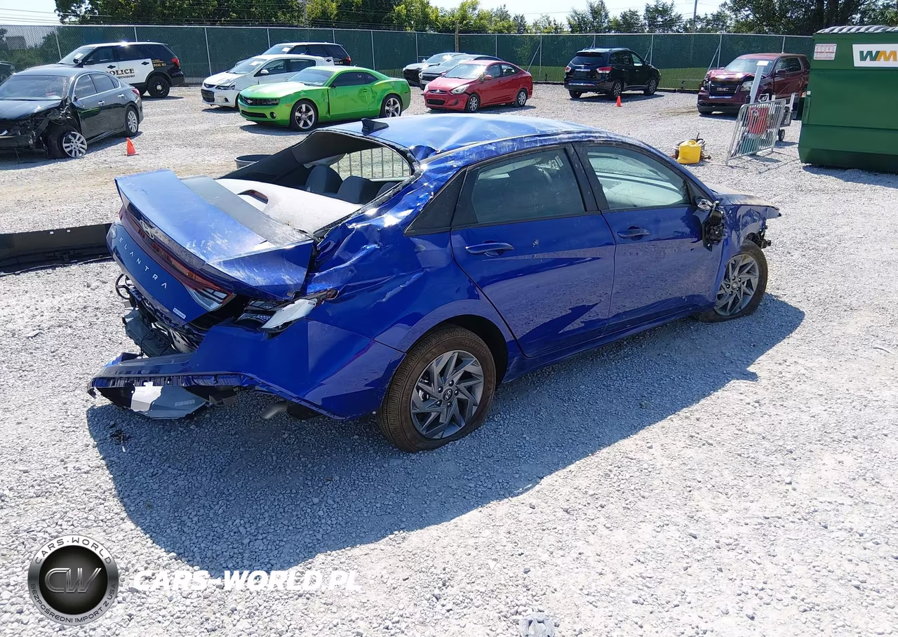2026 Hyundai Elantra Hybrid Blue VIN:KMHLM4DJ0TU192282 - 4