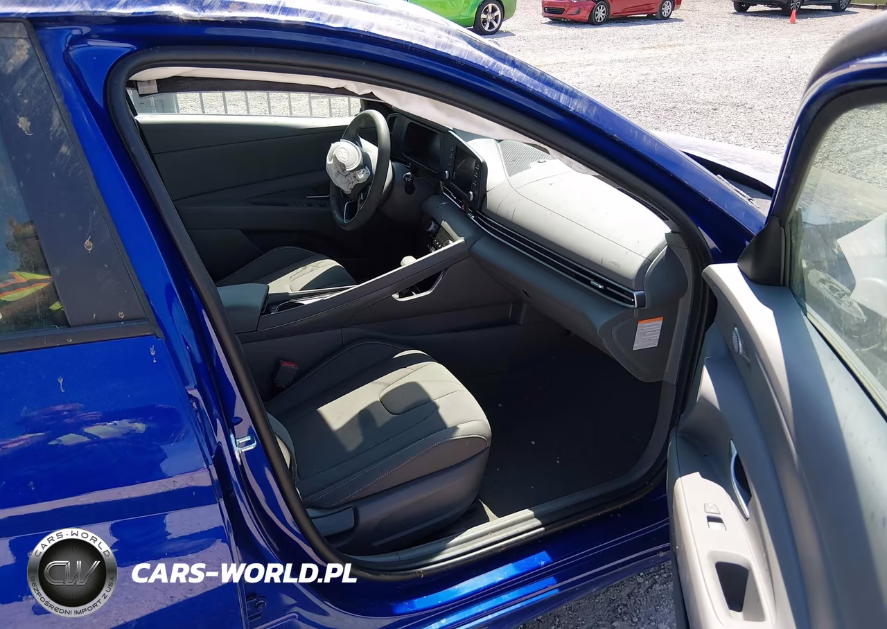 2026 Hyundai Elantra Hybrid Blue VIN:KMHLM4DJ0TU192282 - 5