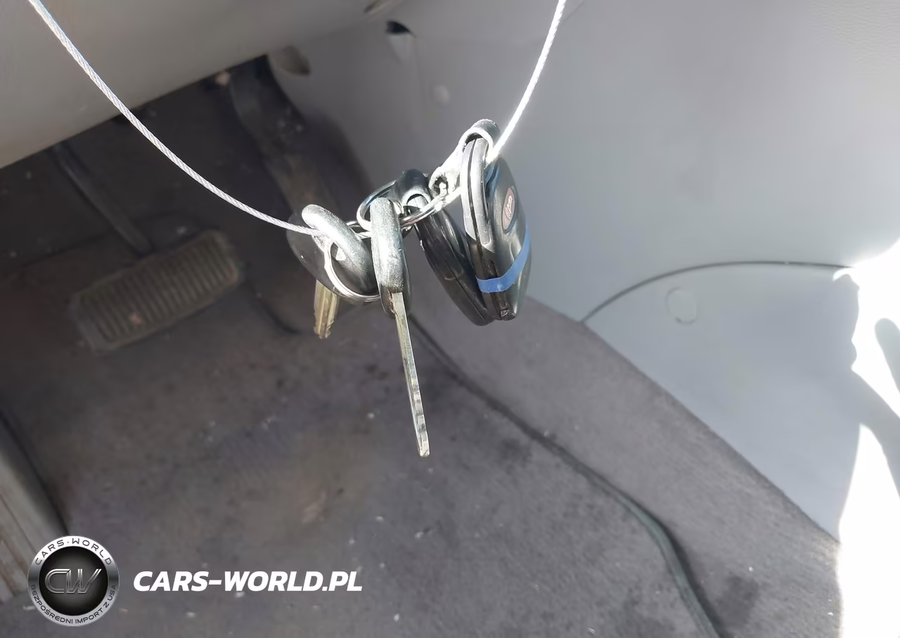 2007 Kia Rondo Lx VIN:KNAFG525877067794 - 11