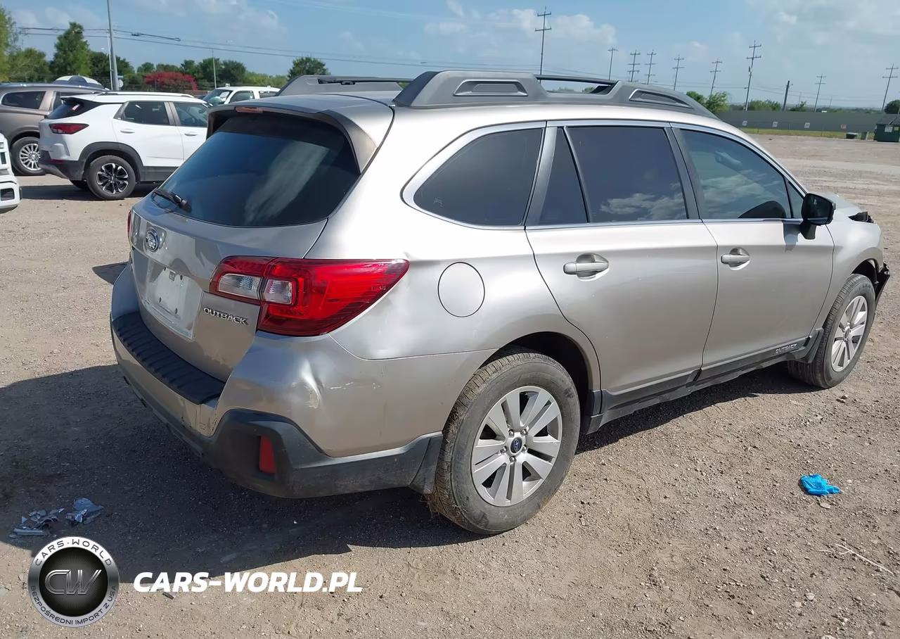 2018 Subaru Outback 2.5I VIN:4S4BSAAC3J3312231 - 4