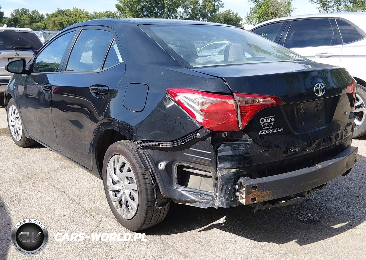2017 Toyota Corolla Le VIN:5YFBURHE5HP735124 - 3