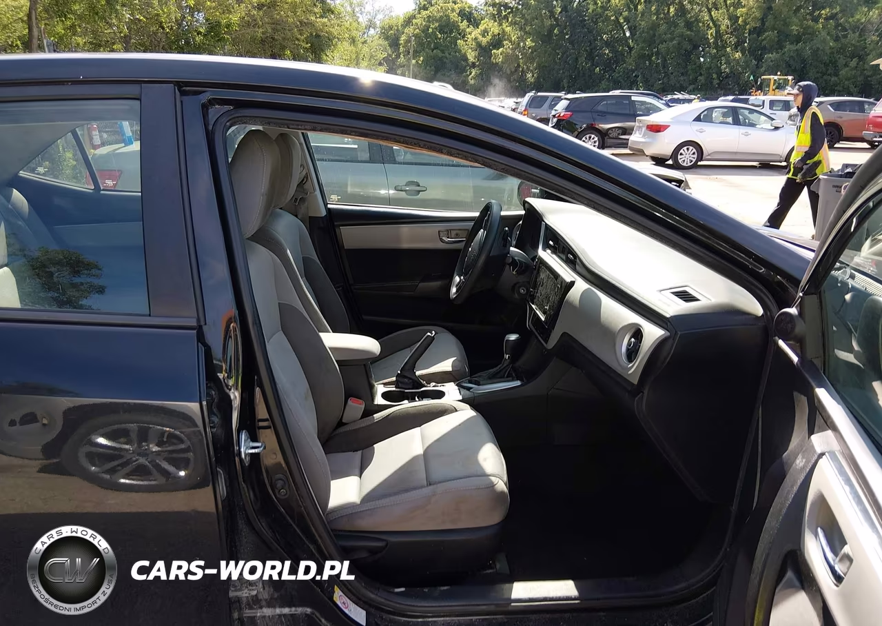 2017 Toyota Corolla Le VIN:5YFBURHE5HP735124 - 5