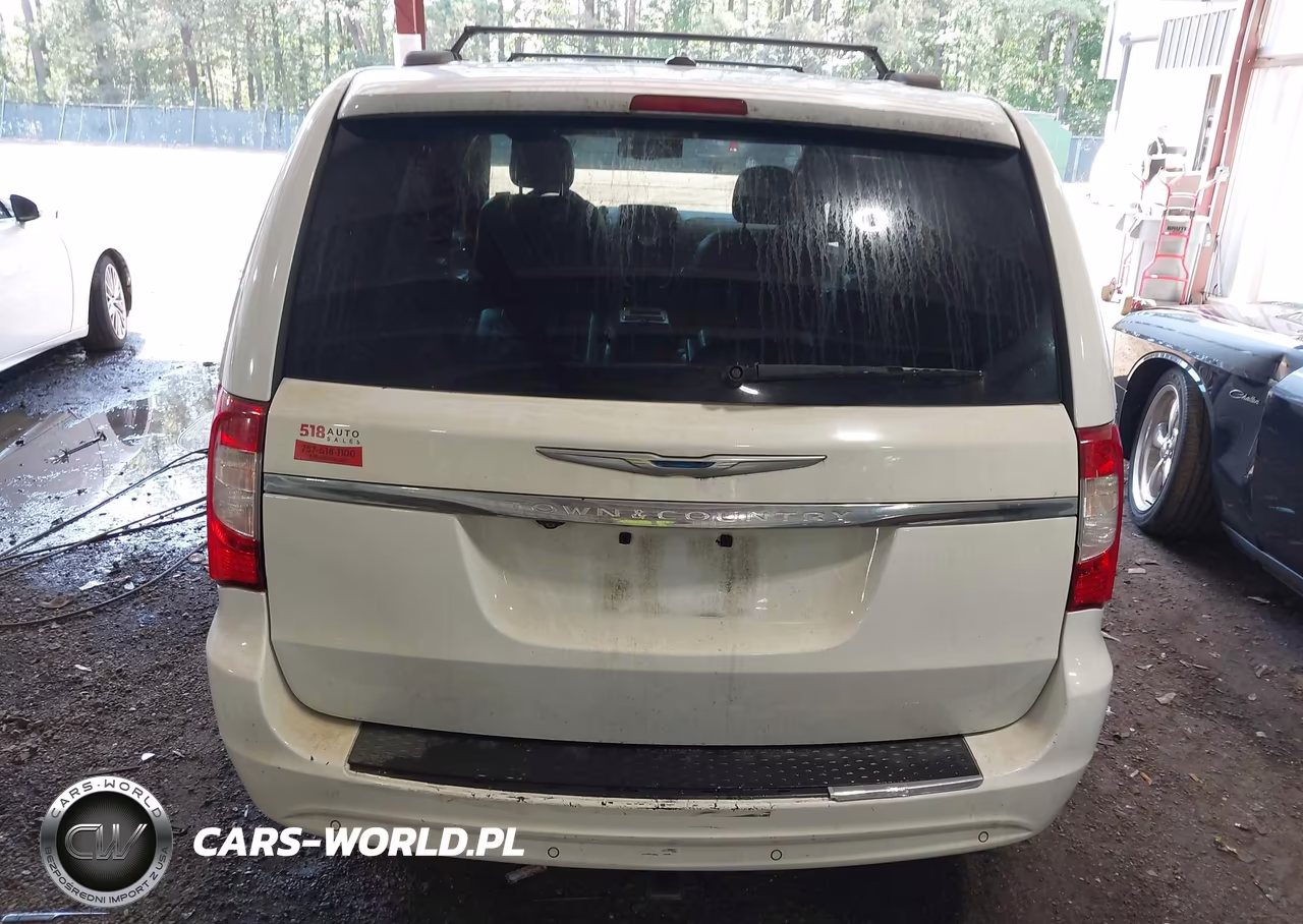 2015 Chrysler Town & Country Touring-L VIN:2C4RC1CG5FR618894 - 16