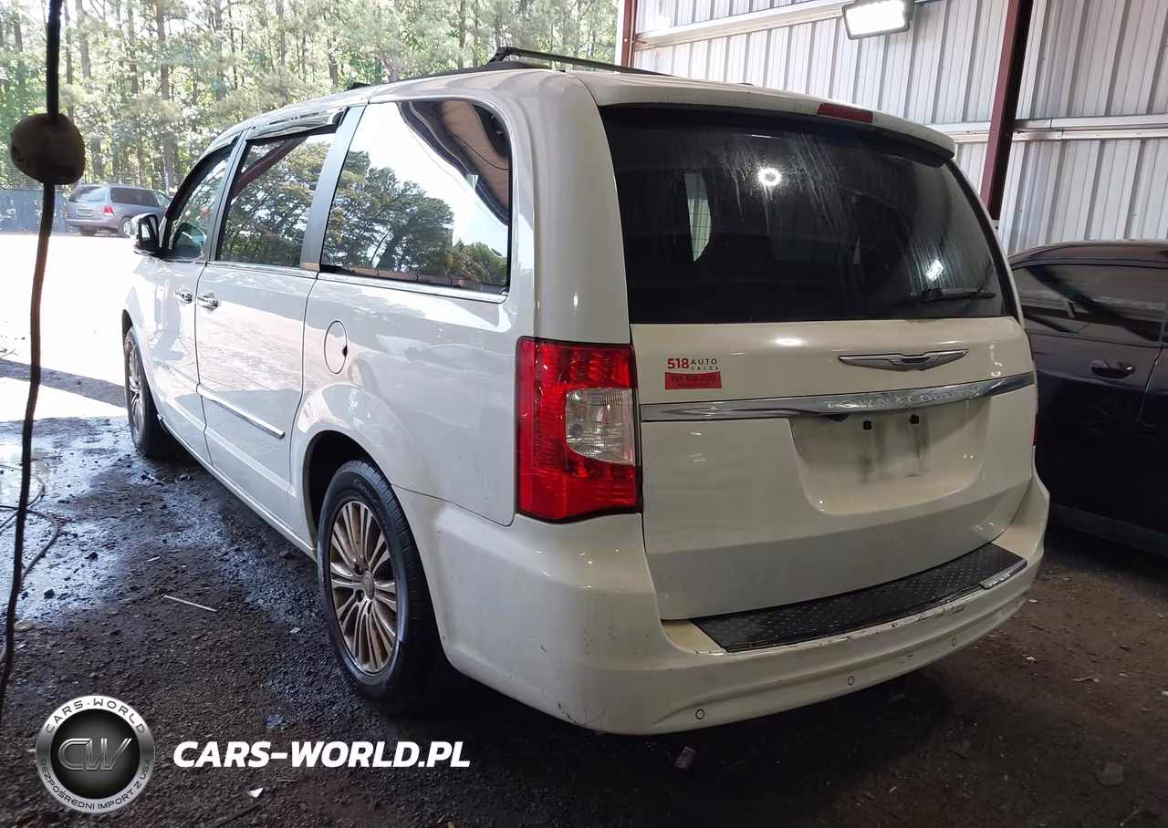 2015 Chrysler Town & Country Touring-L VIN:2C4RC1CG5FR618894 - 3