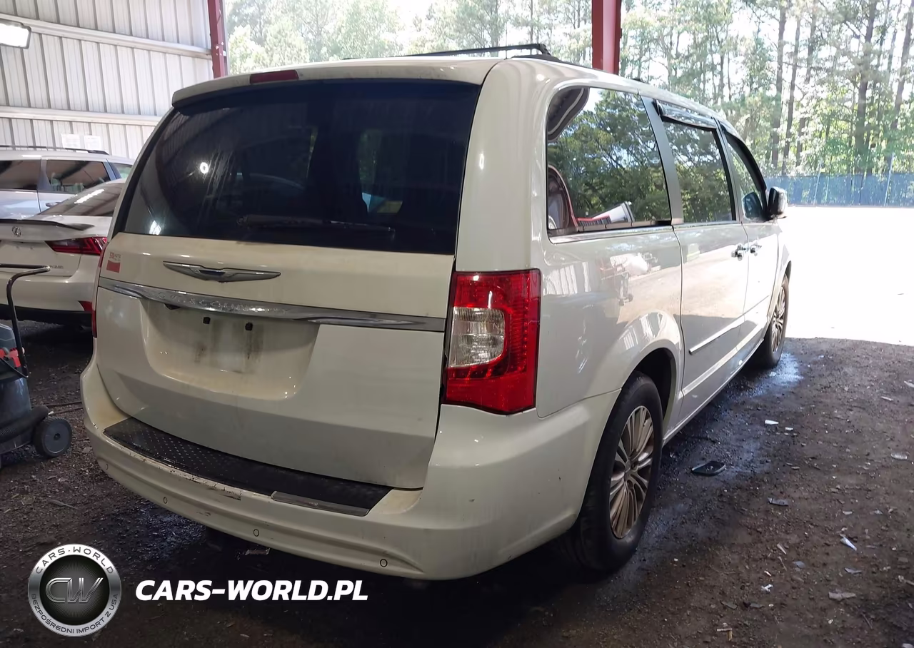 2015 Chrysler Town & Country Touring-L VIN:2C4RC1CG5FR618894 - 4