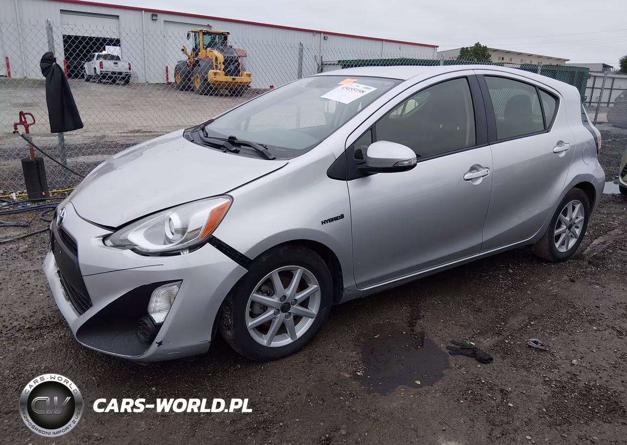2015 Toyota Prius C Three VIN:JTDKDTB38F1584382 - 2
