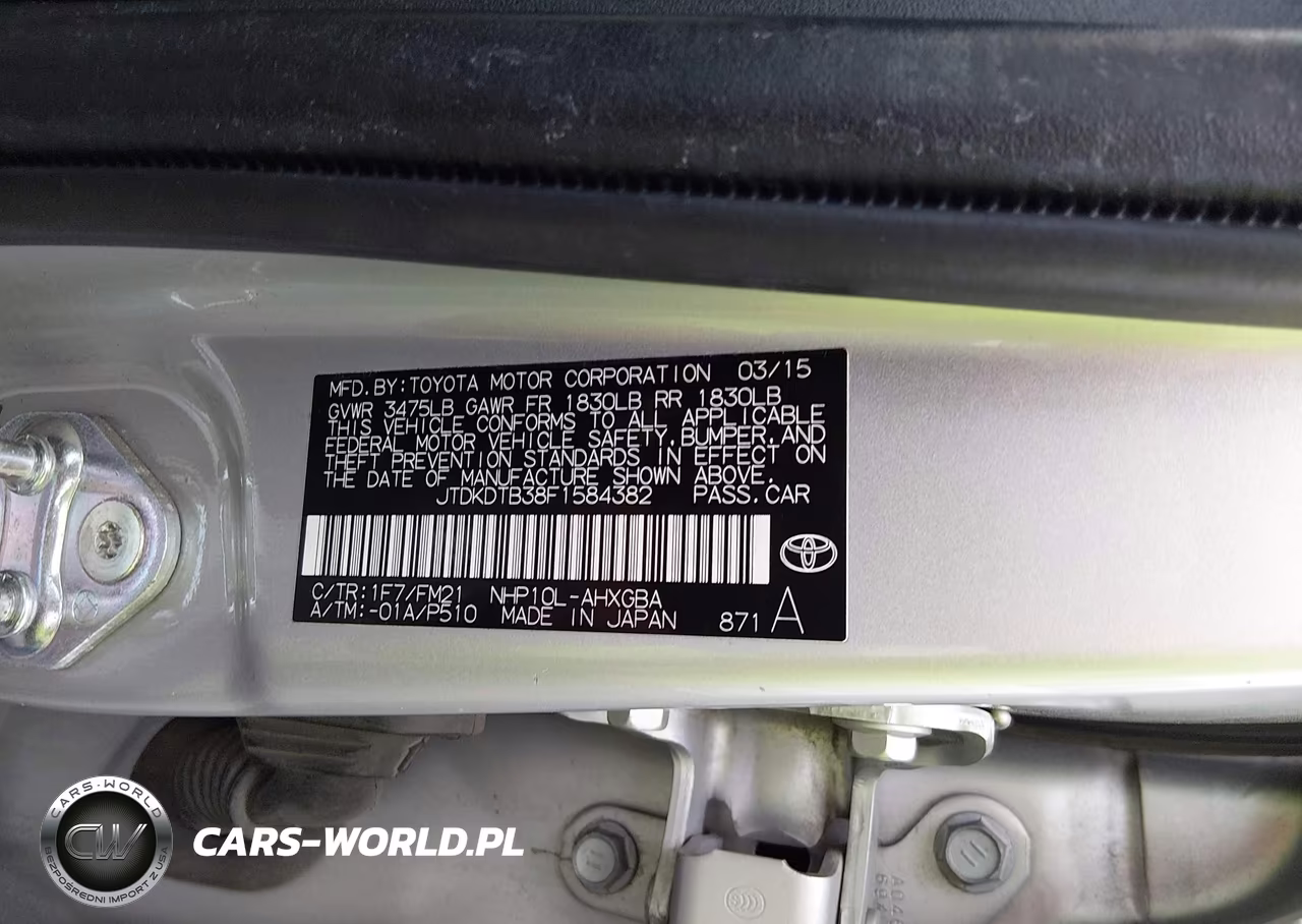 2015 Toyota Prius C Three VIN:JTDKDTB38F1584382 - 9