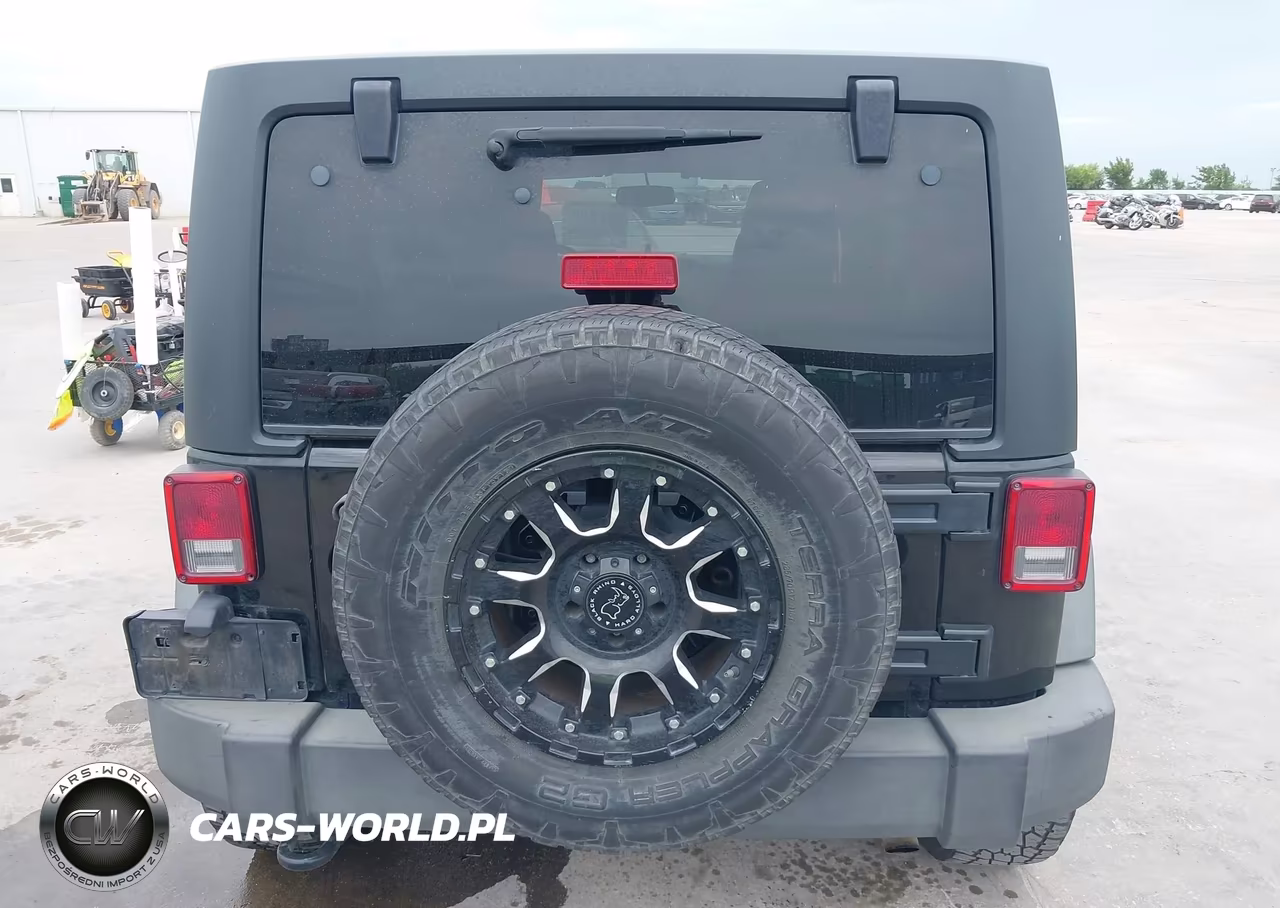 2015 Jeep Wrangler Unlimited Sport VIN:1C4BJWDG7FL510191 - 17