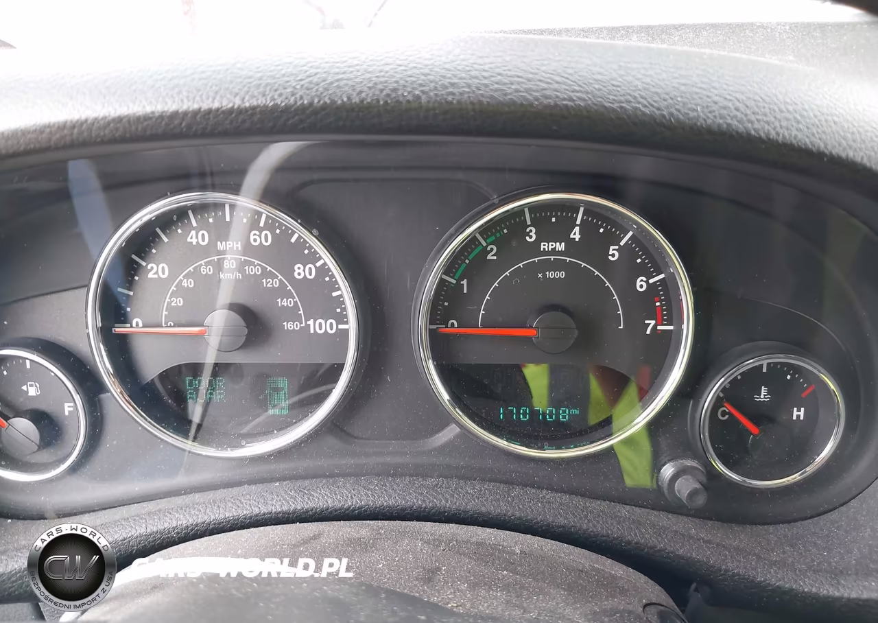 2015 Jeep Wrangler Unlimited Sport VIN:1C4BJWDG7FL510191 - 7
