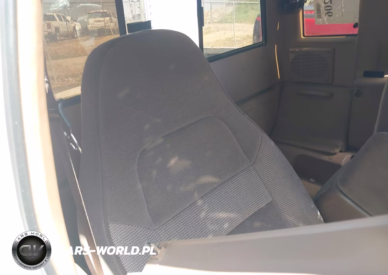 1996 Mazda B3000 Cab Plus VIN:4F4CR16U8TTM09537 - 8
