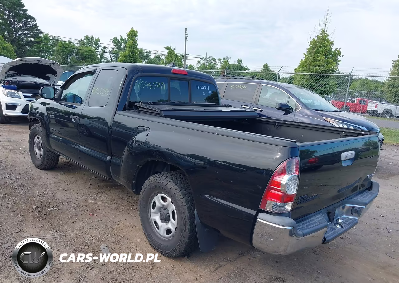 2014 Toyota Tacoma VIN:5TFTX4CNXEX039670 - 3