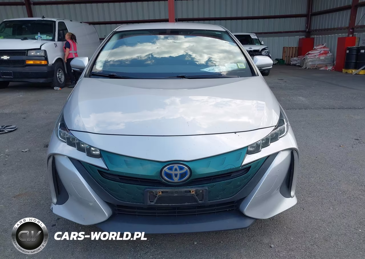 2018 Toyota Prius Prime Plus VIN:JTDKARFP9J3095544 - 13