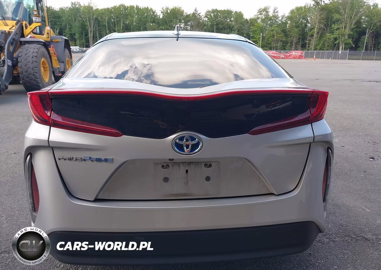 2018 Toyota Prius Prime Plus VIN:JTDKARFP9J3095544 - 17